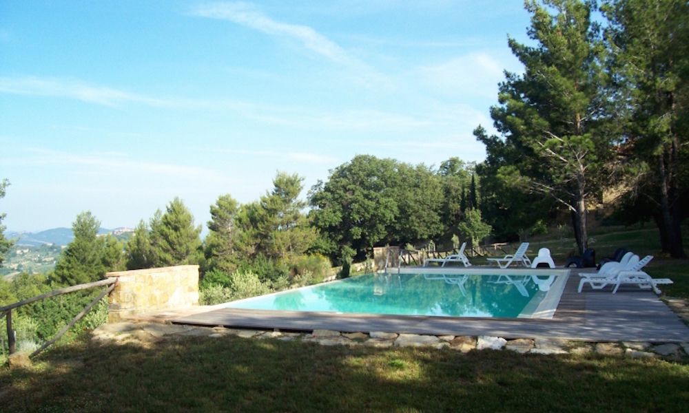Swimming pool with panoramic views in the country ...